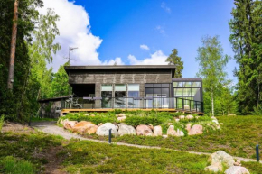 Villa Ritva - Modern - Lakefront - Hot Tub